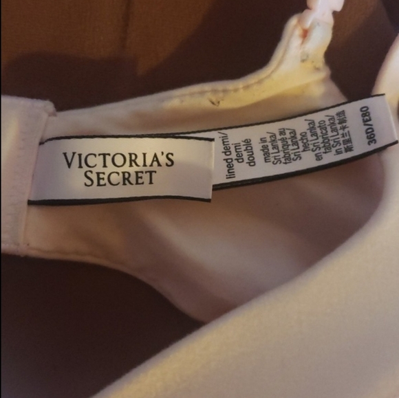 Victoria Secret Bra - Picture 3 of 4